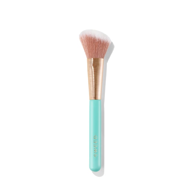 SWEED Angled Blush Brush | Smink - Sminkborstar | Apoteka