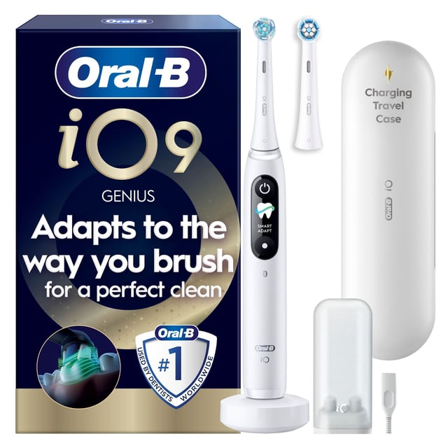 Oral-B iO9 Eltandborste Vit 2 Tandborsthuvuden, Resefodral med laddare & Hållare till borsthuvud | Munvård - Tandborste - Eltandborste | Apoteka